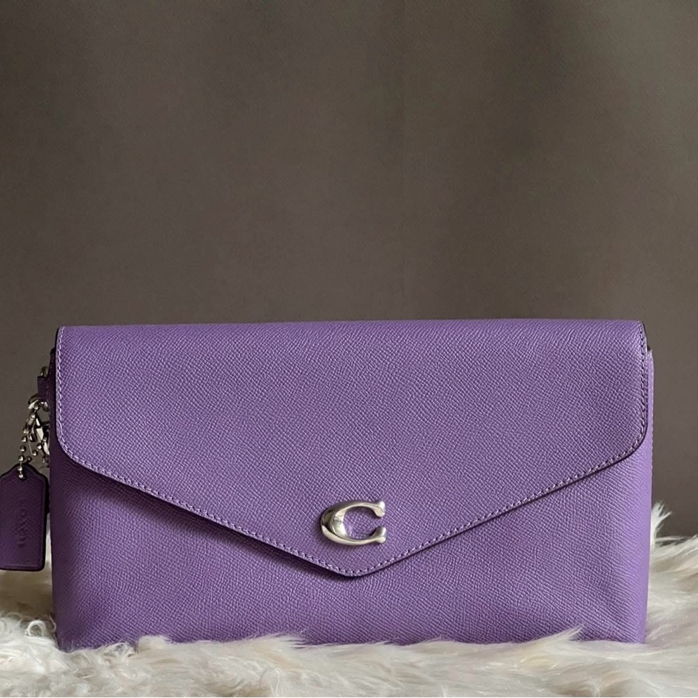 CC487 - Coach Wyn Clutch